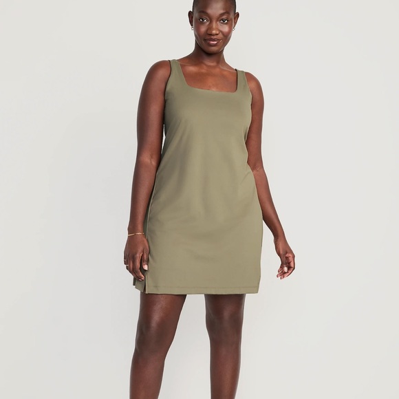 NWT OLD NAVY PowerSoft Sleeveless Shelf-Bra Support Dress
FIR TREE MEDIUM - Picture 5 of 9